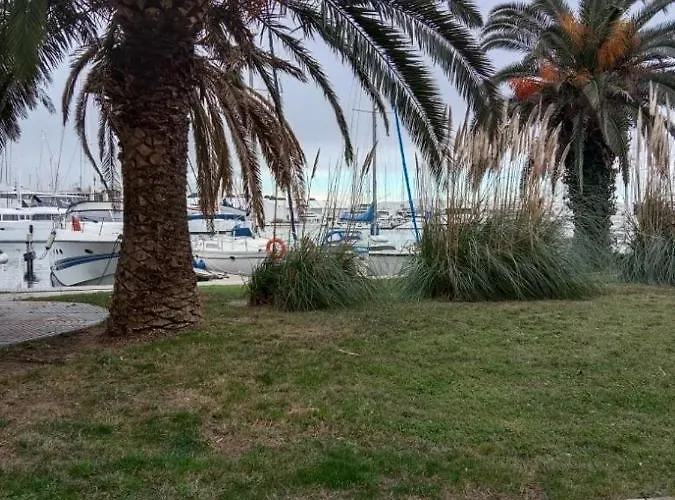 Grand Acces Direct - 4calyp1/4 Large Flat Close By Sea דירה *